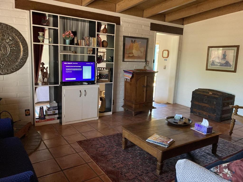 Casa Azul - Cute Centrally Located Adobe With Large Fenced Outdoor Living For Pets And Adults, Non-Smoking 土桑 外观 照片