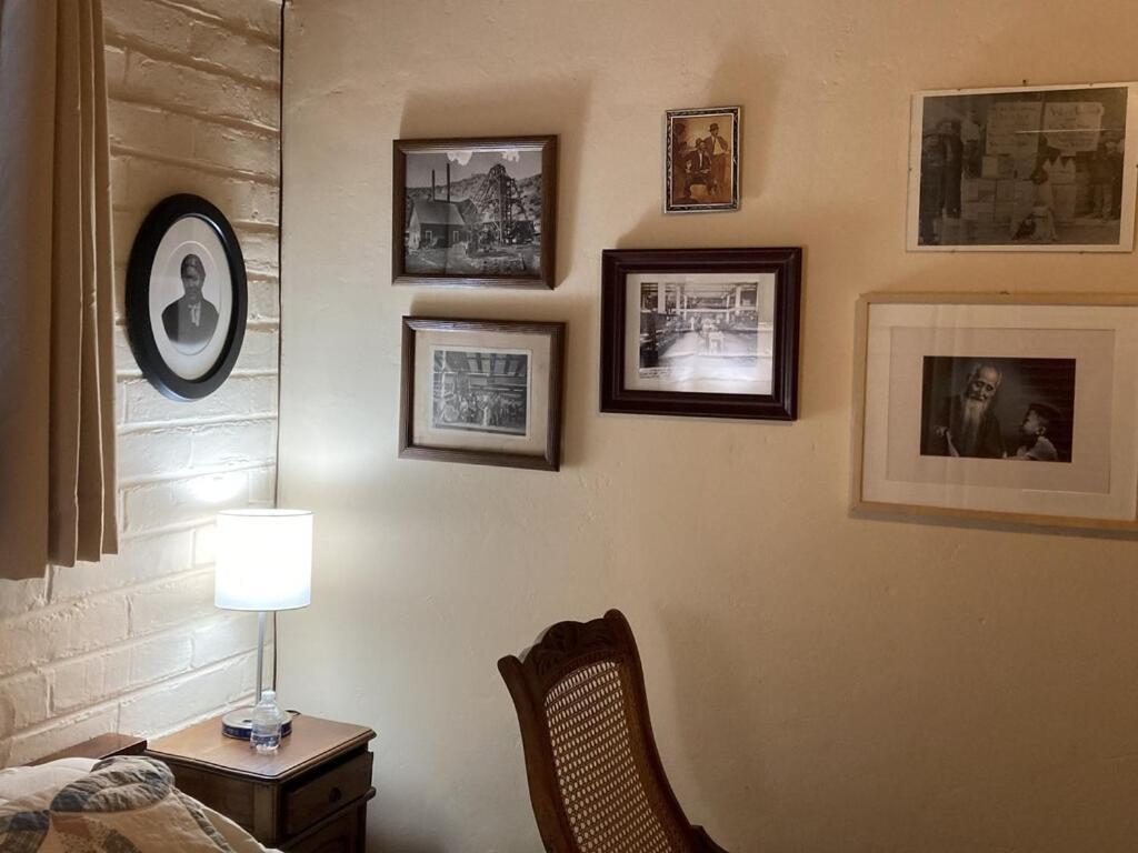 Casa Azul - Cute Centrally Located Adobe With Large Fenced Outdoor Living For Pets And Adults, Non-Smoking 土桑 外观 照片